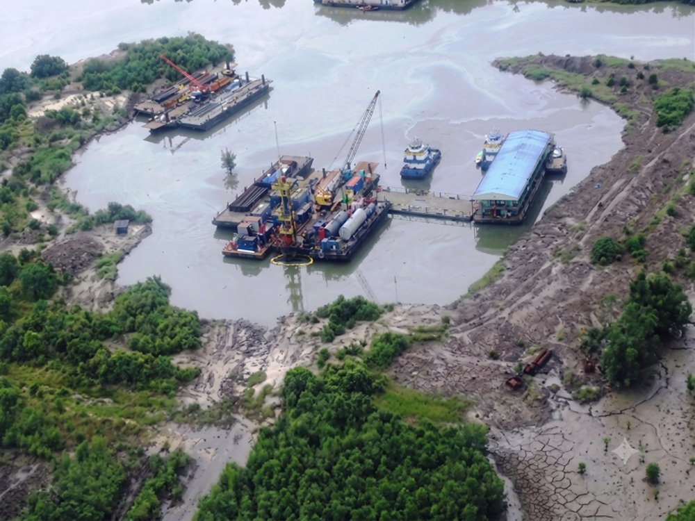 Marine barging & crude evacuation